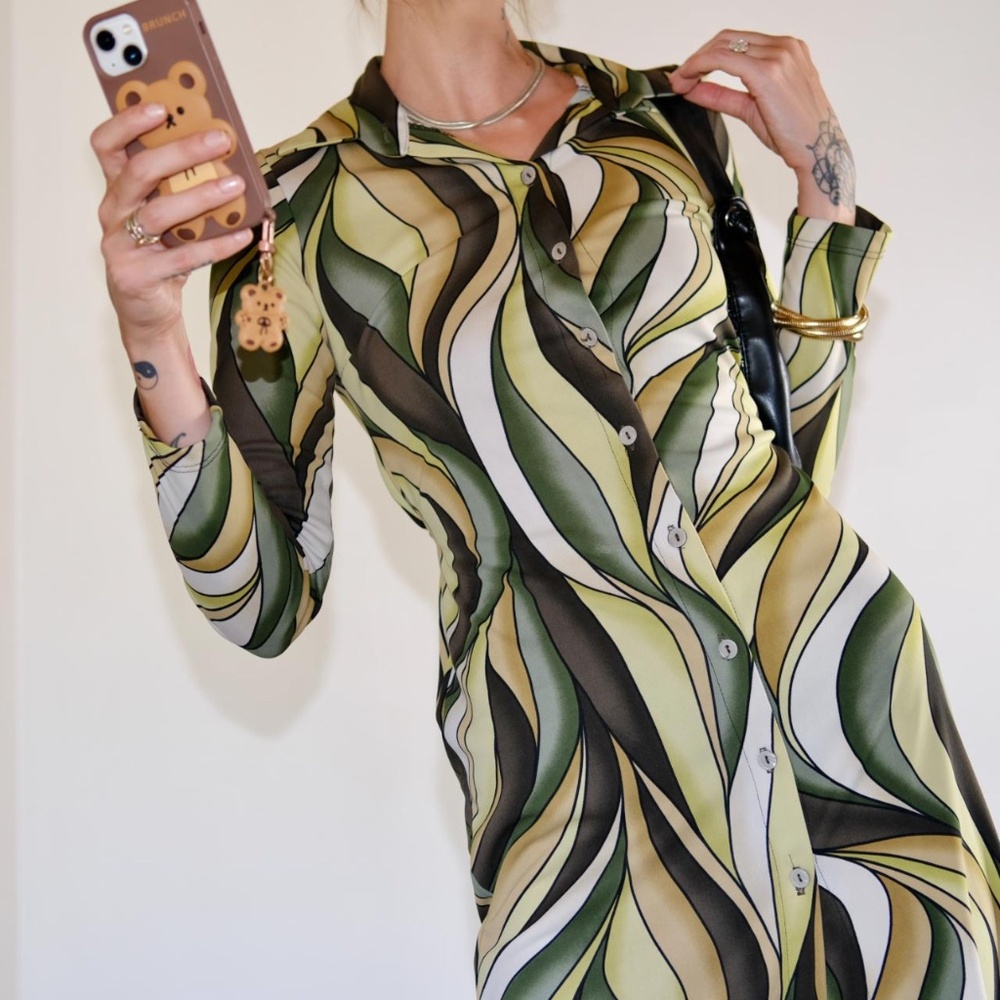 Vintage 90s/Y2K Green and Yellow Retro Spiral Print Shirt-Dress Size Small